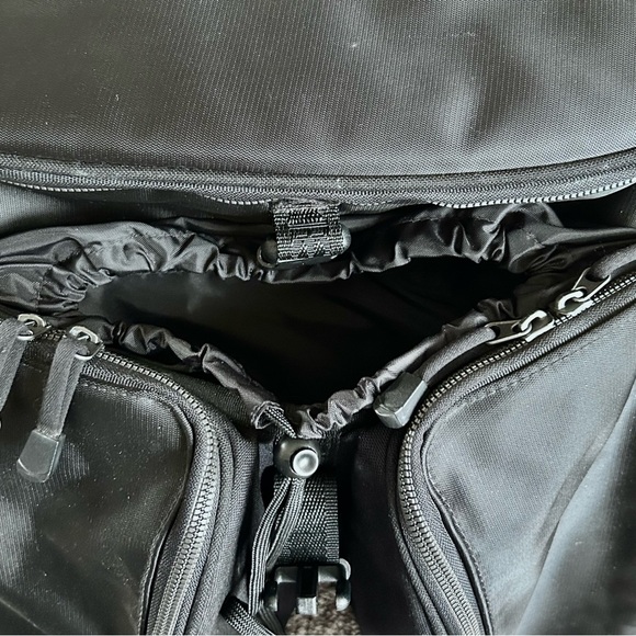 Banana Republic Large Black Insulated Backpack Hiking Golf Picnic 11x16 Unisex main image 9